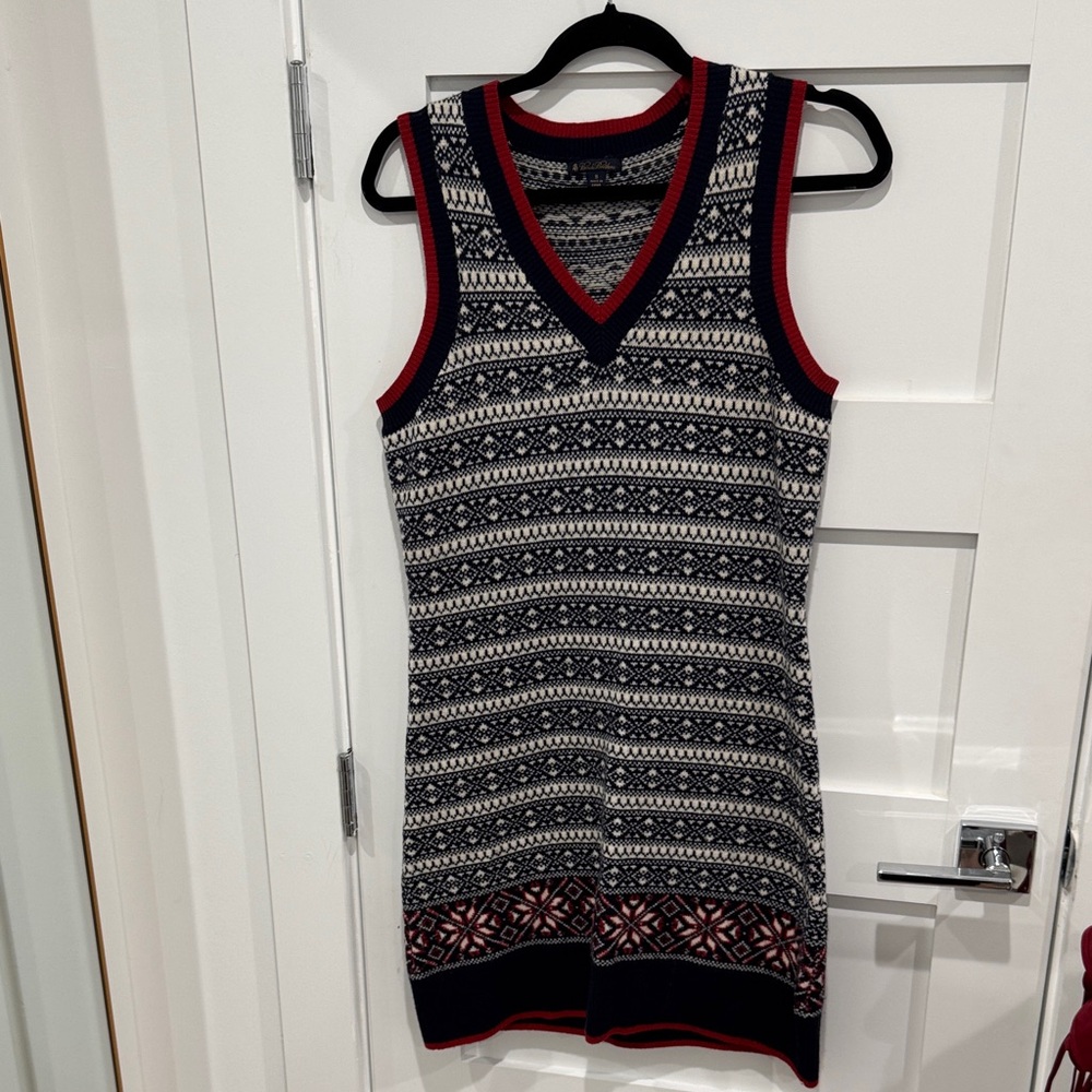 Brooks Brothers Navy and Red Knit Sweater